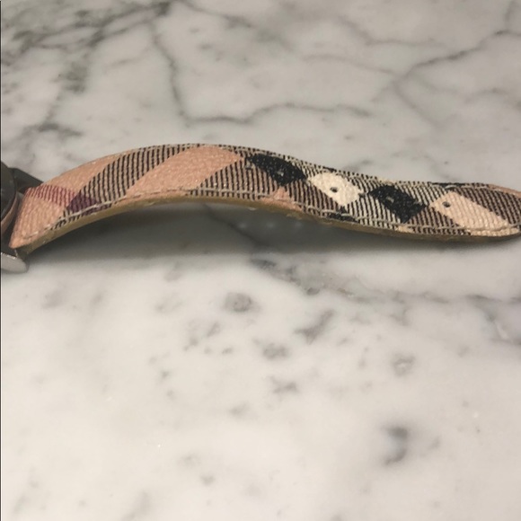 Burberry Embossed Silver Dial Leather Ladies Watch - Picture 6 of 10